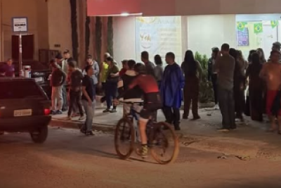 Segundo o proprietário do veículo, uma conhecida sugeriu que ela dirigisse um carro automático por ser mais fácil -  (crédito: Redes Sociais/Reprodução)