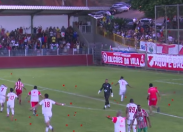 A partida foi realizada no Estádio Municipal de Rio Doce, com vitória de 2 a 1 do Pontenovense FC sobre o Riodocense -  (crédito: Redes Sociais/Reprodução)