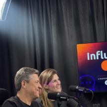 Influency.me lança podcast sobre marketing de influência  - DINO