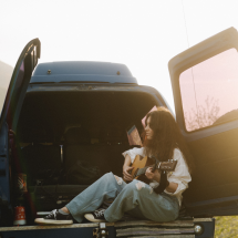 Spotify gift card facilita o acesso à música local em viagens - Pexels