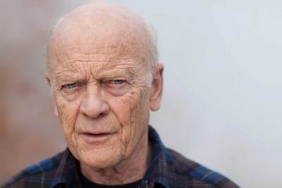 Michael Byrne interpretou o General Vogel em 'Indiana Jones e a última cruzada', além de pequenos papéis em 'Harry Potter e as relíquias da morte: Parte 1', 'Coração valente', '007 – O amanhã nunca morre' e 'Gangues de Nova York' -  (crédito: Redes Sociais/Reprodução)