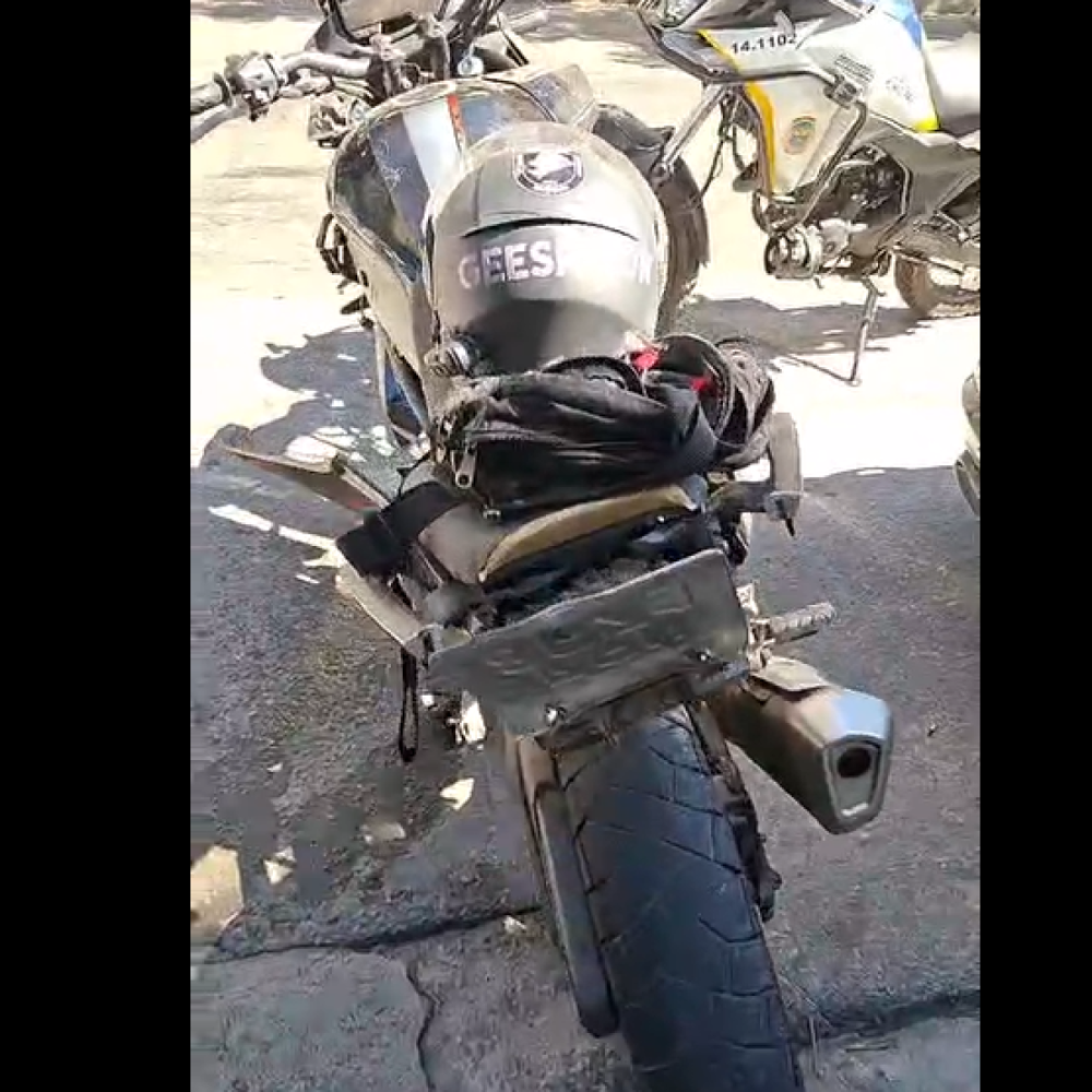 Adolescente foge, cai de moto e acaba apreendido em BH