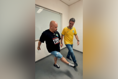 Na publicação, o parlamentar faz referência às críticas que recebeu anteriormente por dançar em eventos públicos -  (crédito: Reprodução/Redes Sociais)