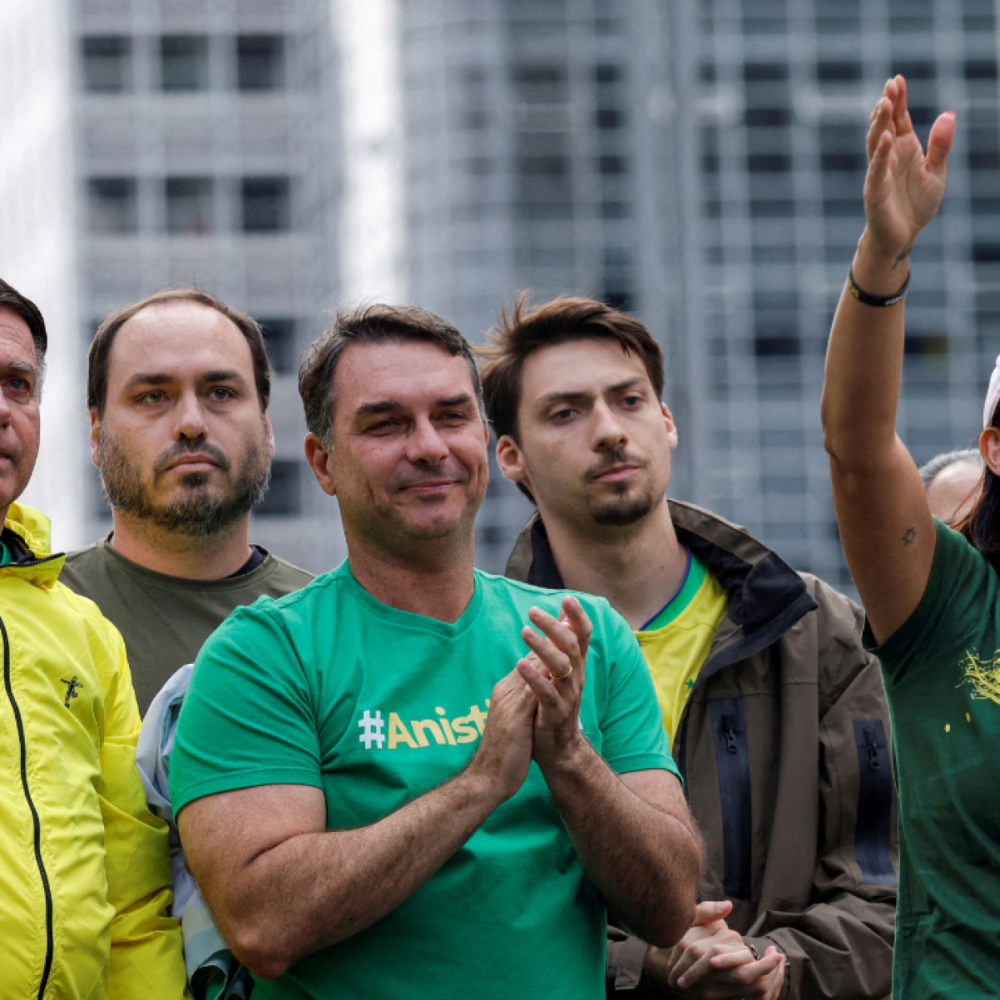 Michelle x Flávio: entenda a origem da crise na família Bolsonaro