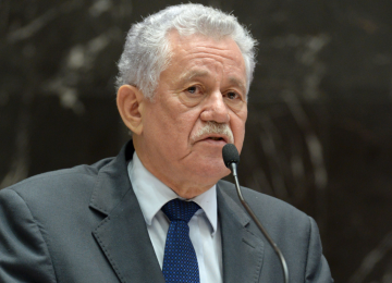  Economista e professor, ele esteve à frente da pasta durante o governo de Fernando Pimentel (PT), entre 2015 e 2018 -  (crédito: Luiz Santana/ALMG)