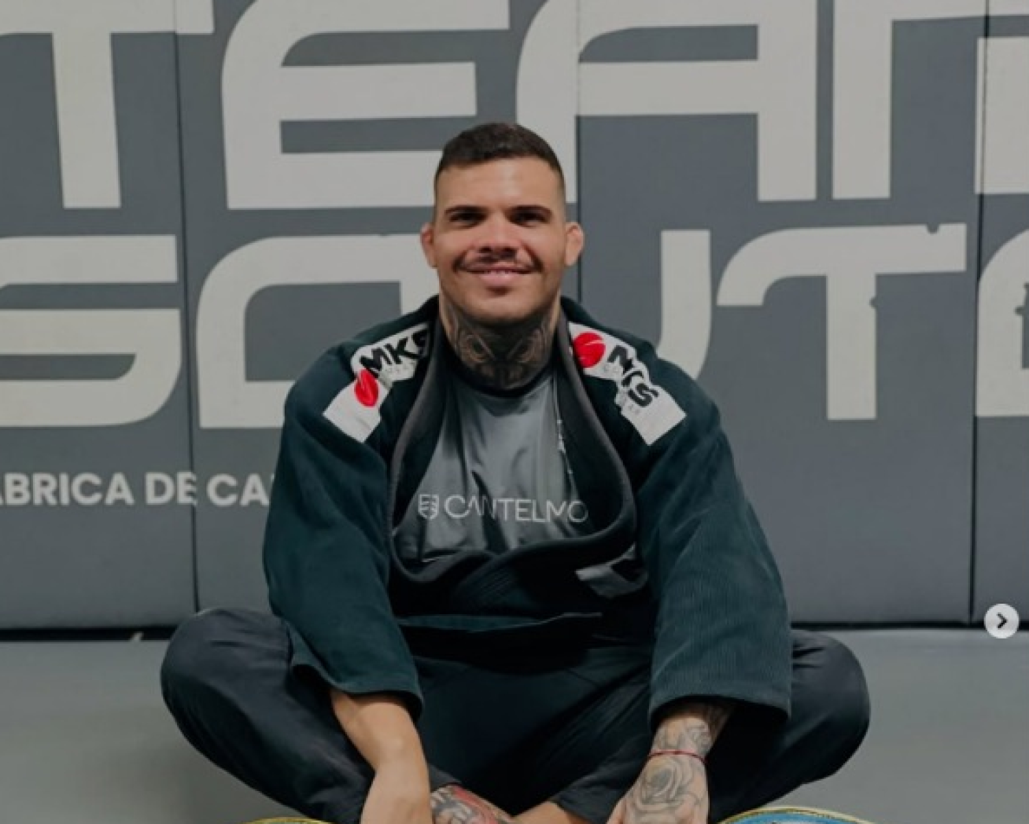 Lutador de Muay Thai é baleado após partida de futebol da Galoucura