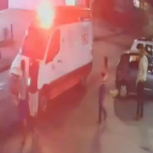 Vídeo flagra motociclista batendo de frente com carro no Barreiro, em BH - Redes Sociais/Reprodução