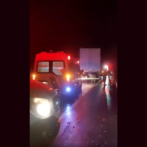 Batida entre carretas interdita BR-135 por oito horas em Minas - Redes Sociais/Reprodução