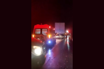 O tráfego foi liberado por volta das 3h desta terça-feira (14/7), cerca de oito horas após o acidente -  (crédito: Redes Sociais/Reprodução)
