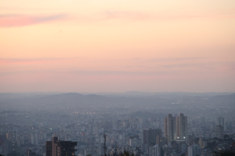 Clima ameno e alerta de baixa umidade marcam o final de semana em MG