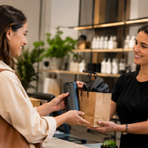 Dia do Cliente impulsiona ações de fidelização no comércio - DINO
