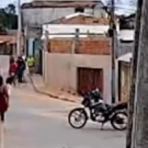 Tiroteio, gritaria e confusão: vídeo mostra população correndo em Minas - Redes Sociais/Reprodução