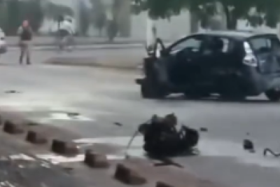 Motorista morre após bater carro e ser arremessado para fora em MG -  (crédito: Redes Sociais/Reprodução)