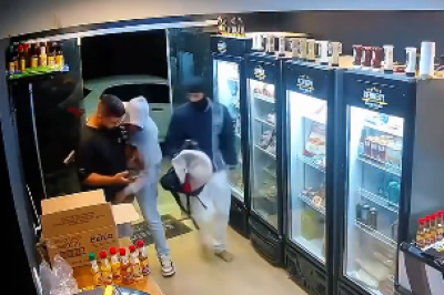 Criminosos invadem açougue e roubam picanhas em Ribeirão das Neves -  (crédito: Redes Sociais/Reprodução)