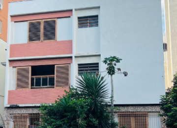 Fachada do prédio que teve apartamento incendiado na Savassi, em BH -  (crédito: Edésio Ferreira/EM/D.A.Press)