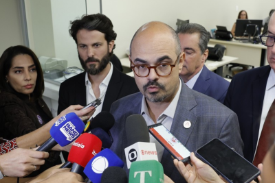 Mateus Simões e Marcelo Aro se reuniram nesta quinta-feira (30/7) e selaram o rompimento político -  (crédito: Guilherme Dardanhan/ALMG)