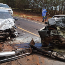 Idoso morre em batida frontal entre carros na BR-262 em MG - PRF/Reprodução