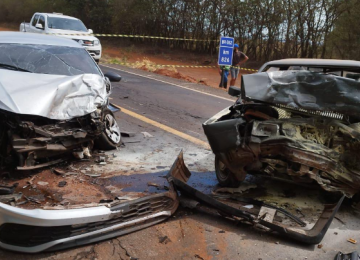 Batida de frente entre Saveiro e Polo mata idoso em rodovia federal -  (crédito: PRF/Reprodução)