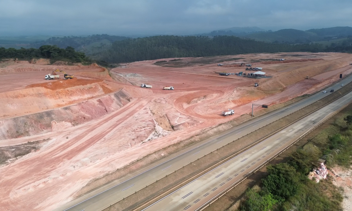 O novo Ponto de Parada e Descanso (PPD) est&aacute; sendo constru&iacute;do no km 387 500 da BR-381, pr&oacute;ximo ao trevo de Itabira, no sentido Governador Valadares