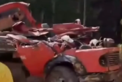 Motociclista pula antes de caminhão atingir guarita; três morrem em Minas -  (crédito: Redes Sociais/Reprodução)