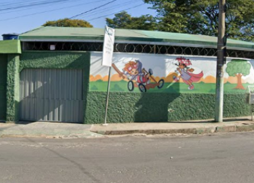 Bombeiros e socorristas tentaram manobras de reanimação, mas não tiveram sucesso -  (crédito: Reprodução/Google StreetView)