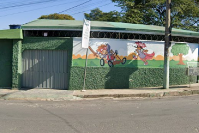 Bombeiros e socorristas tentaram manobras de reanimação, mas não tiveram sucesso -  (crédito: Reprodução/Google StreetView)