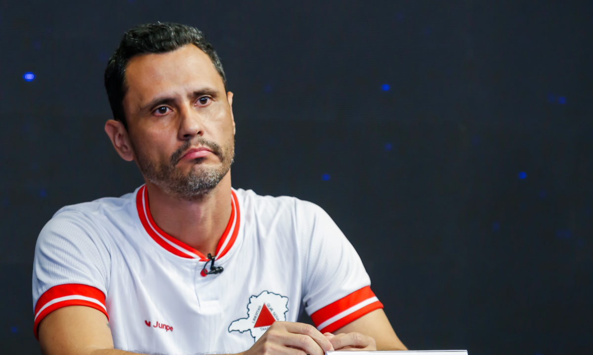 Cleitinho disse que Zema deveria ter priorizado a negociação da dívida do estado em vez de se dedicar à campanha presidencial - (crédito: Júnia Garrido/Band Minas)