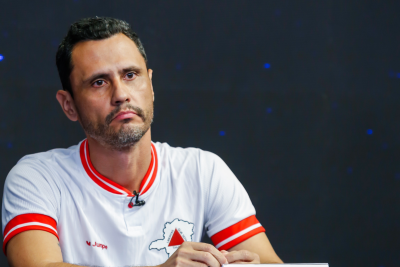 Cleitinho disse que Zema deveria ter priorizado a negociação da dívida do estado em vez de se dedicar à campanha presidencial -  (crédito:  Júnia Garrido/Band Minas)