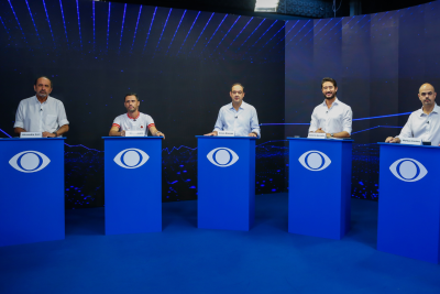 Primeiro debate televisivo entre os candidatos ao governo de Minas nas eleições de 2026 -  (crédito: Júnia Garrido/Band Minas)