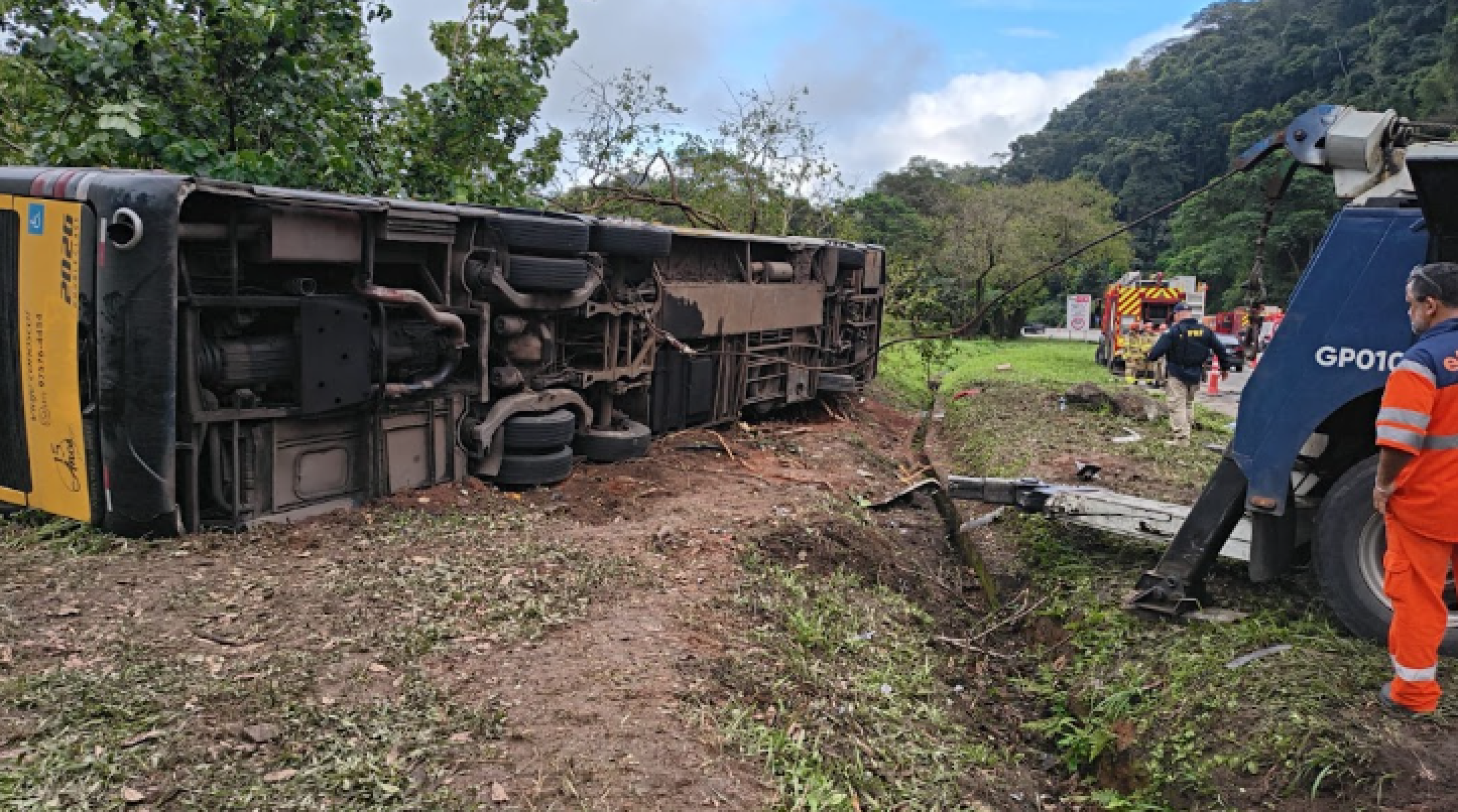 Empresa orienta familiares de vítimas de acidente com ônibus na BR-040-Corpo de Bombeiros do Rio de Janeiro/Reprodução