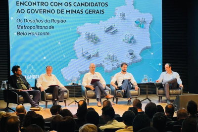 Encontro promovido pela Associação dos Municípios da Região Metropolitana de Belo Horizonte (Granbel) com os candidatos ao governo estadual para discutir problemas e demandas dos municípios -  (crédito:  Edesio Ferreira/EM/D.A. Press)