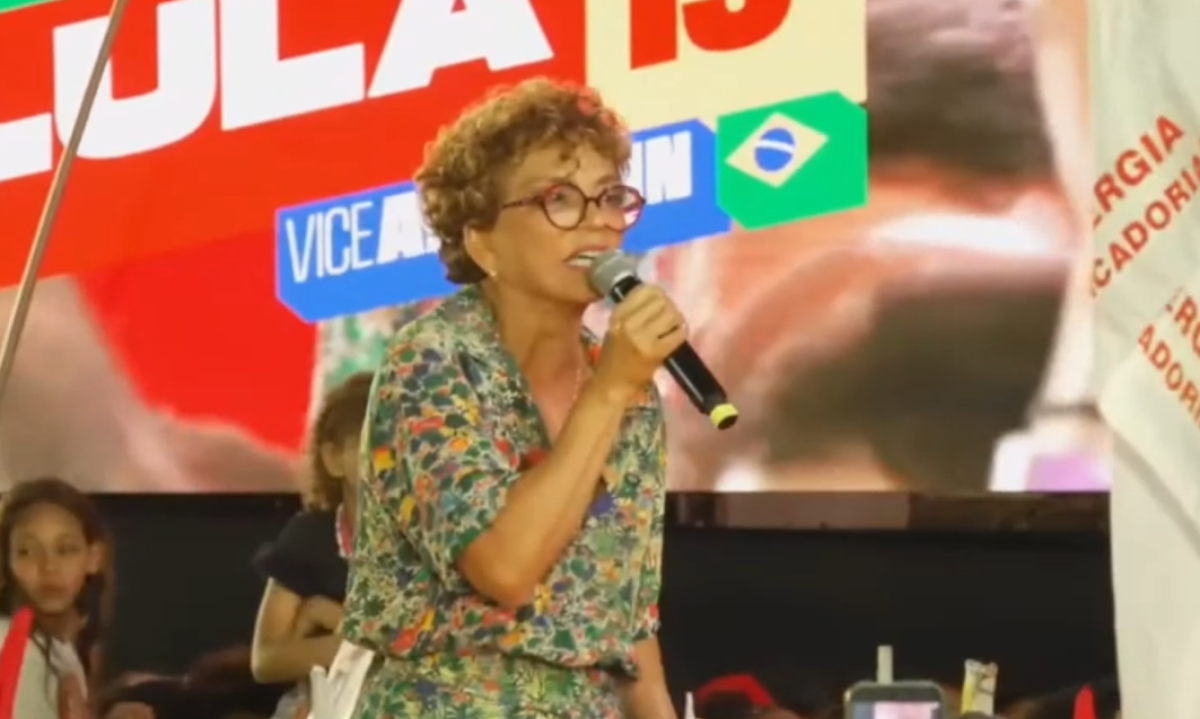 Marília Campos diz que Minas Gerais está mais pobre e cobra mudanças durante comício de Lula em Belo Horizonte. - (crédito: Youtube/Lula)