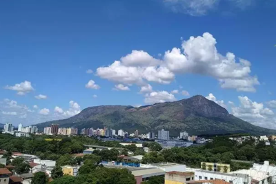 Governador Valadares, no Vale do Rio Doce, é uma das 97 cidades de Minas em alerta para vendavais  -  (crédito: Tim Filho/Especial para o EM)