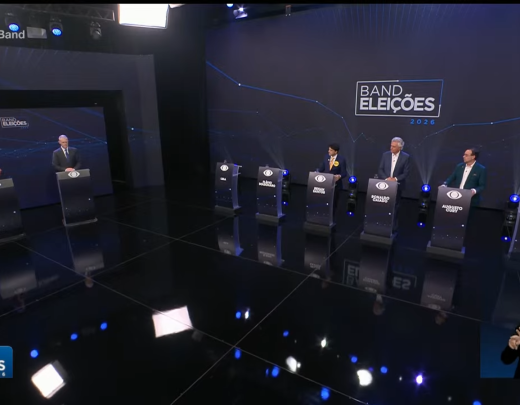 Púlpitos de Lula, Flávio Bolsonaro e Zema ficaram vazios -  (crédito: Reprodução/TV Band)