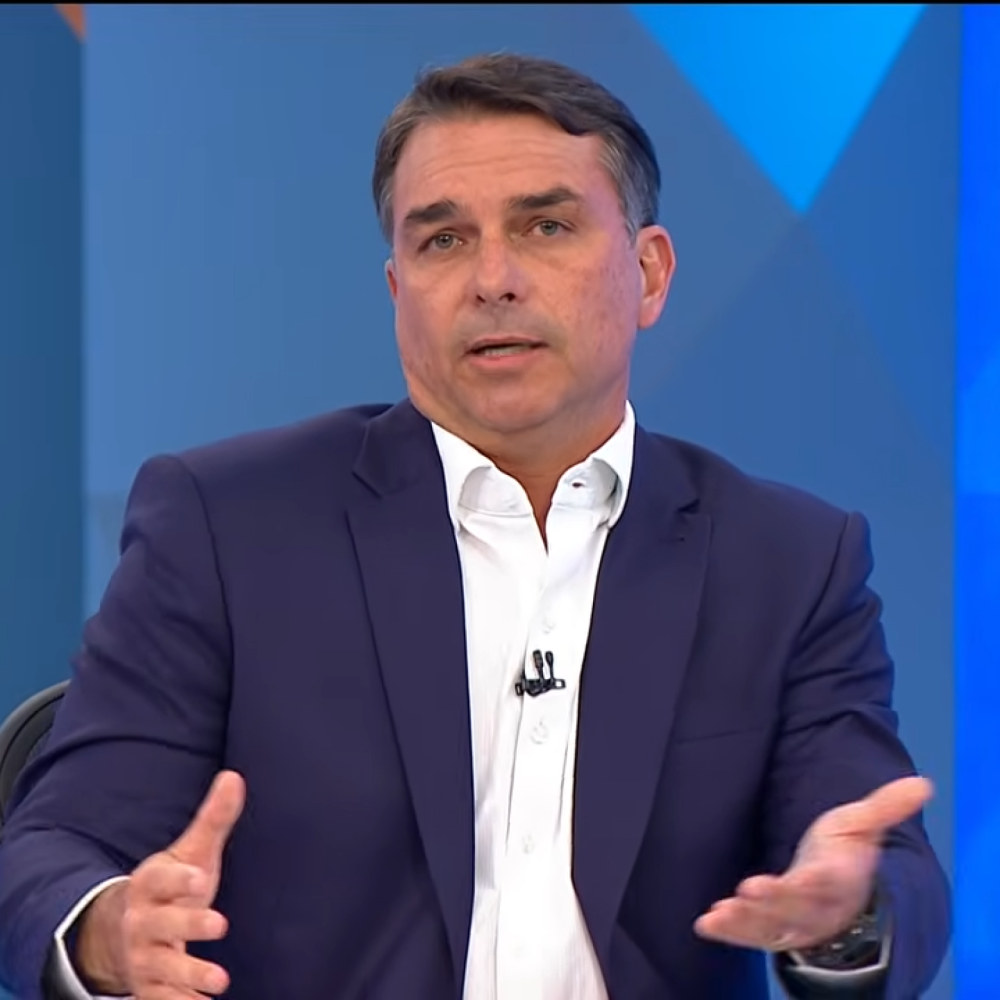 Flávio diz que a Globo vai anunciar sua vitória: 'Vou ganhar no 1º turno'