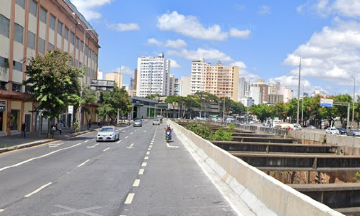 Acidente ocorreu em frente ao Shopping Tupinambás - (crédito: Reprodução/Google StreetView)