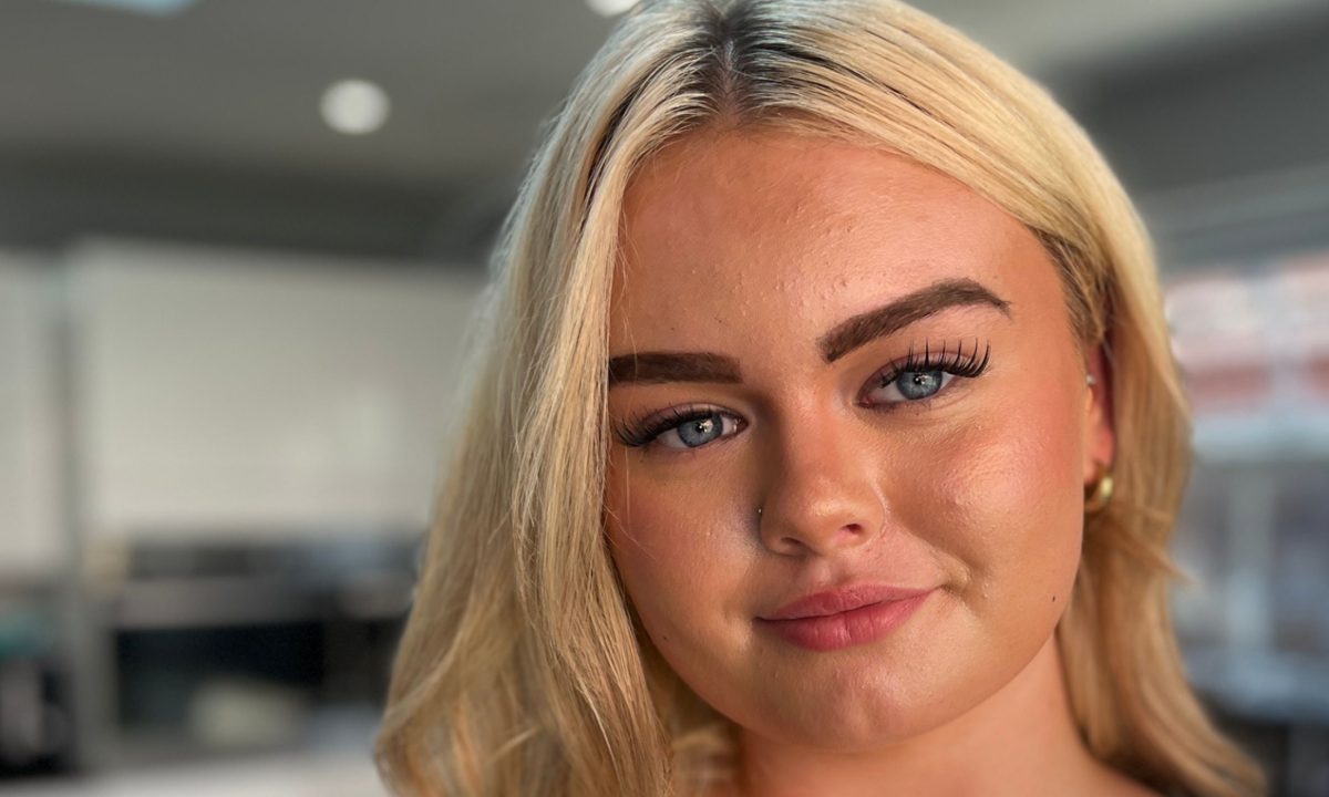 'Tomava morfina para a dor até que os médicos descobriram que eu tinha endometriose aos 13 anos' - (crédito: BBC)