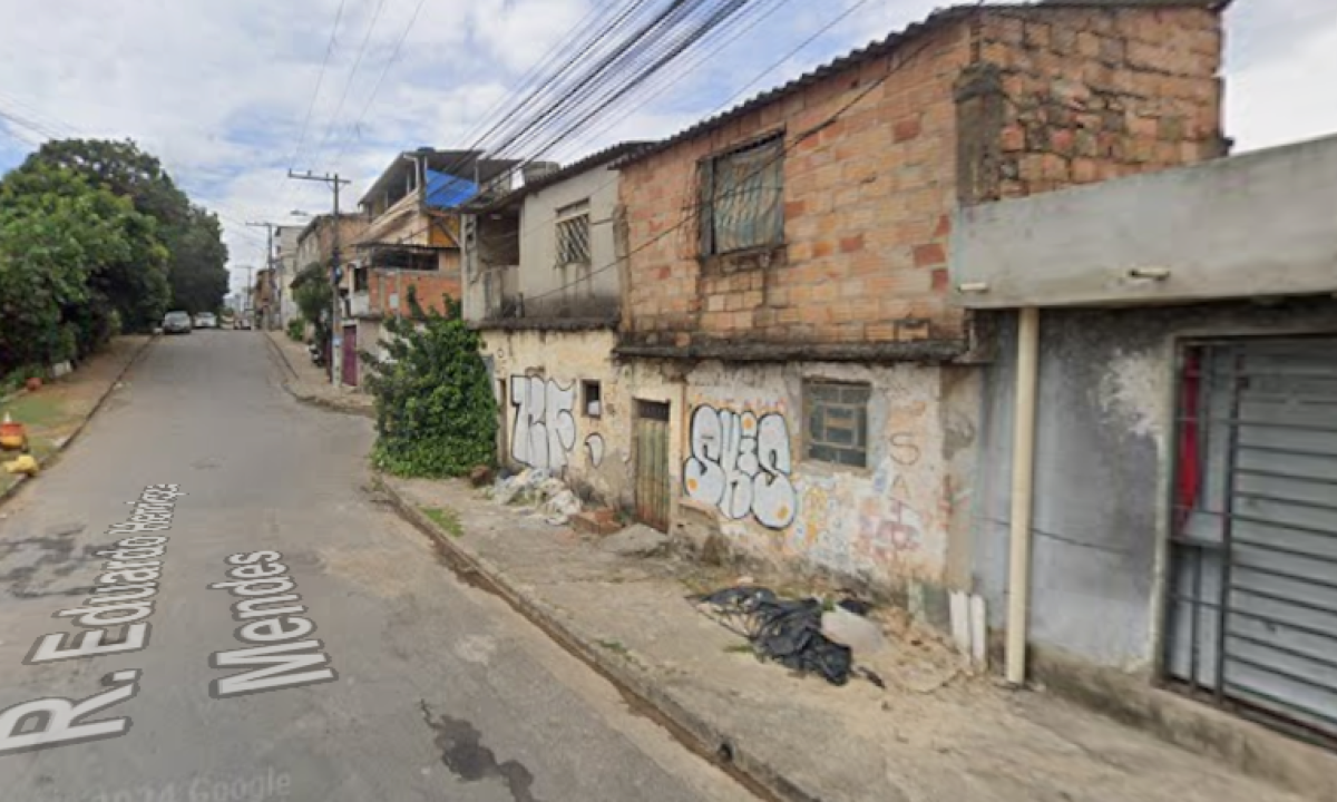 Atirador desce de moto e mata jovem de 19 anos durante evento na capital mineira - (crédito: Google Street View/Reprodução)