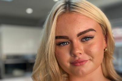 'Tomava morfina para a dor até que os médicos descobriram que eu tinha endometriose aos 13 anos' -  (crédito: BBC)