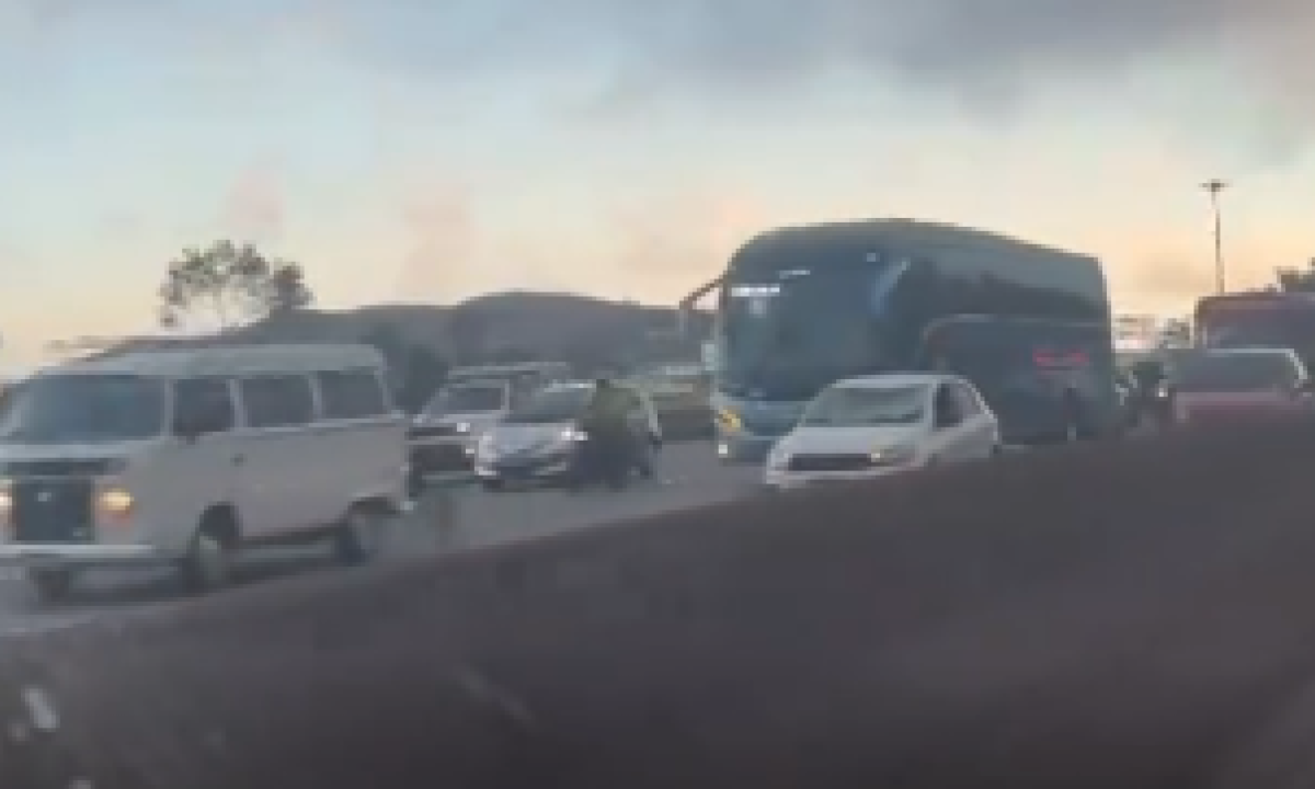 Homem é atropelado e acidente provoca quilômetros de congestionamento na capital mineira - (crédito: Redes Sociais/Reprodução)