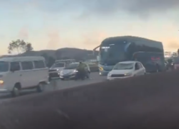 Homem é atropelado e acidente provoca quilômetros de congestionamento na capital mineira -  (crédito: Redes Sociais/Reprodução)