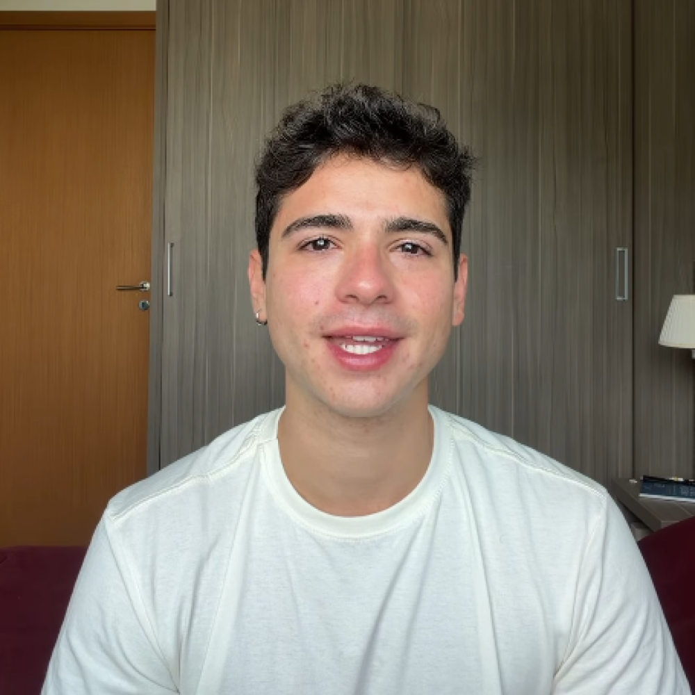 ‘Merecemos respeito’, diz ator que sofreu ataque homofóbico no Rock in Rio