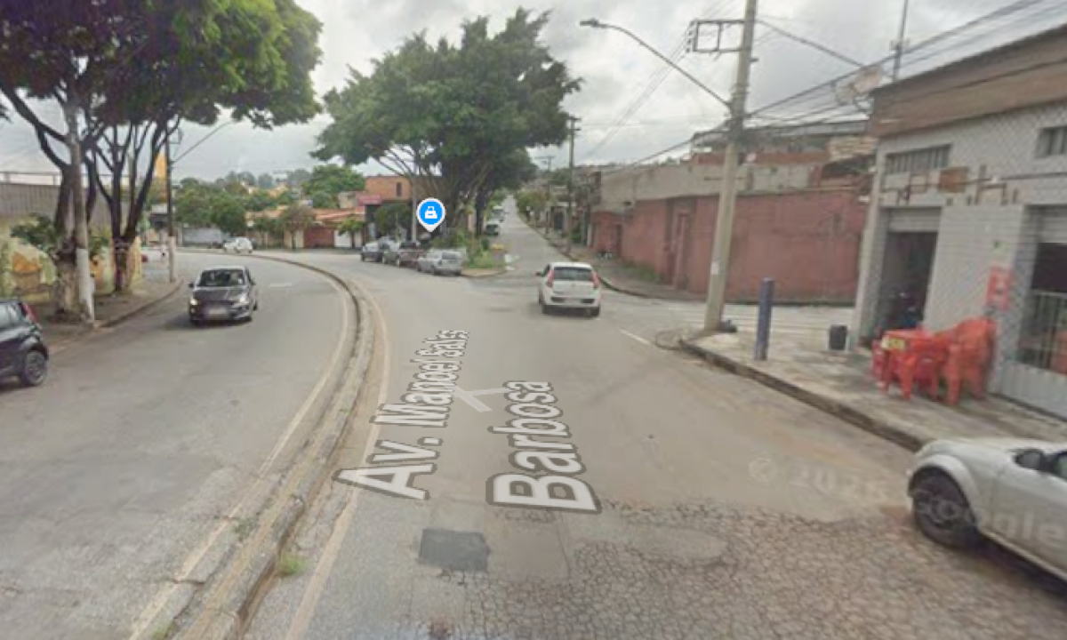Mulher pede medida protetiva e dois dias depois é atropelada pelo ex no Barreiro - (crédito: Google Street View/Reprodução)