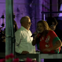 Áurea faz apelo à militância: ‘Não deixem ninguém votar em Marília e Aécio’ - Reprodução/YouTube