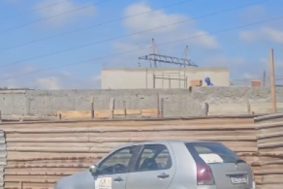 O suspeito queria furtar ferramentas de um canteiro de obras em Contagem  -  (crédito: Redes Sociais/Reprodução)