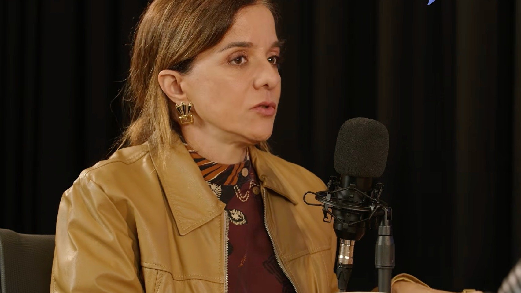 Vera Magalh&atilde;es, colunista do jornal O Globo, durante sua participa&ccedil;&atilde;o no videocast "Fora da Bolha" -  (crédito: Reprodu&ccedil;&atilde;o/Youtube)