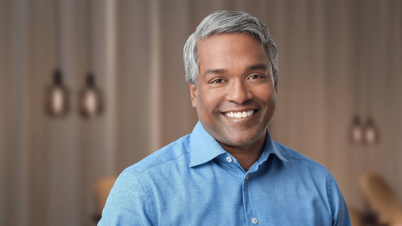 Thomas Kurian, CEO do Google Cloud, &eacute; o destaque do Summit em S&atilde;o Paulo, onde anunciar&aacute; novidades em intelig&ecirc;ncia artificial e parcerias. -  (crédito: theceopublication/Divulga&ccedil;&atilde;o)