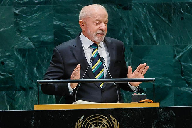 O presidente Lula discursa na ONU, com a delega&ccedil;&atilde;o dos EUA em sil&ecirc;ncio, em contraste com os aplausos da maioria dos l&iacute;deres -  (crédito: Ricardo Stuckert)