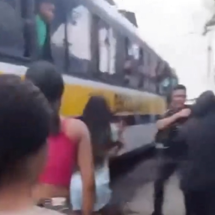Vídeo: guarda municipal de BH atira para o alto em briga na porta de escola