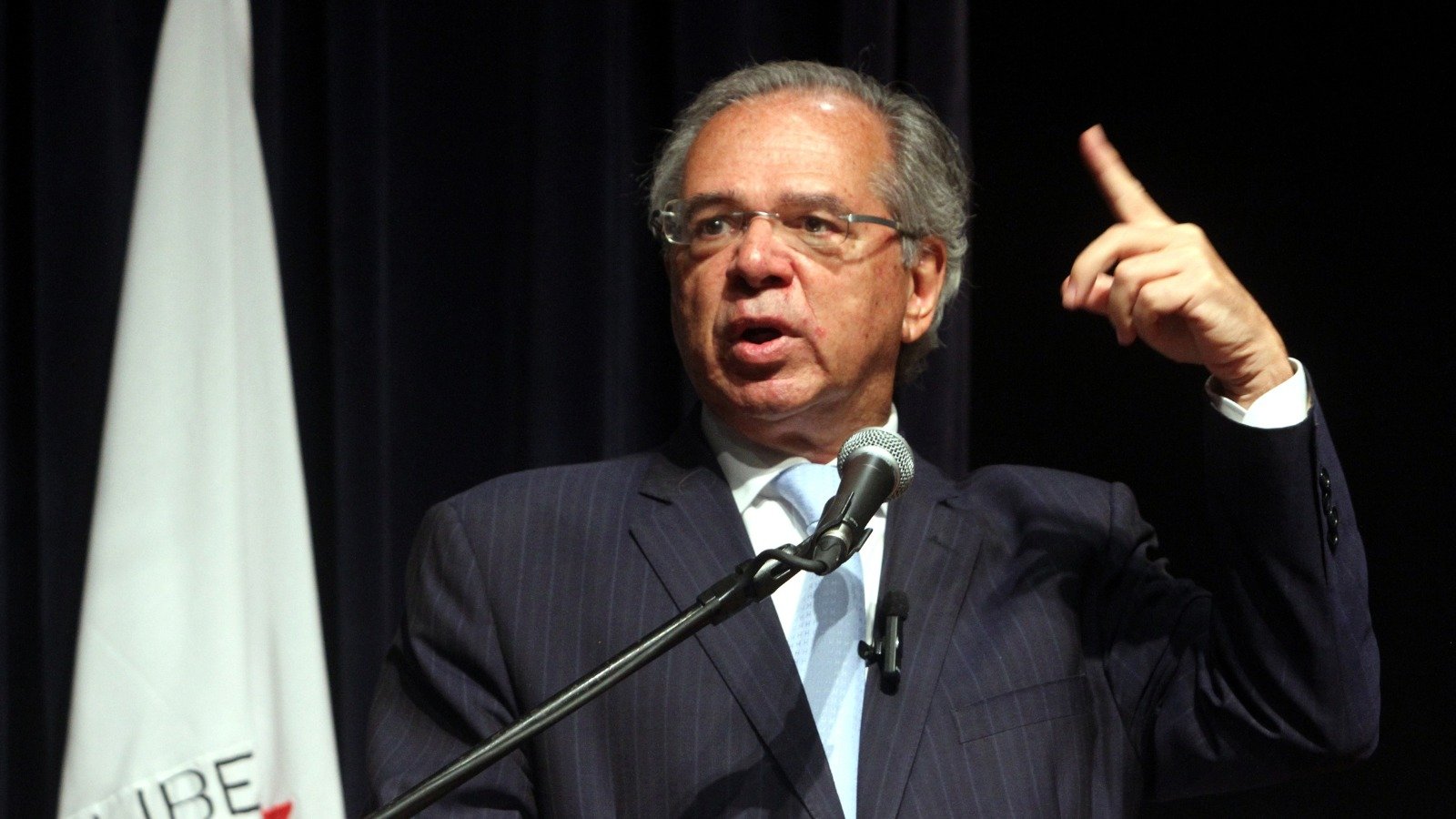 Paulo Guedes, ministro da Economia na gest&atilde;o Bolsonaro, passou a  regulamenta&ccedil;&atilde;o das apostas esportivas &agrave; iniciativa privada -  (crédito: Jair Amaral/EM/D.A. Press)